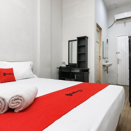 Reddoorz Near Mandaya Royal Hospital Puri Hotel Tangerang Exterior foto