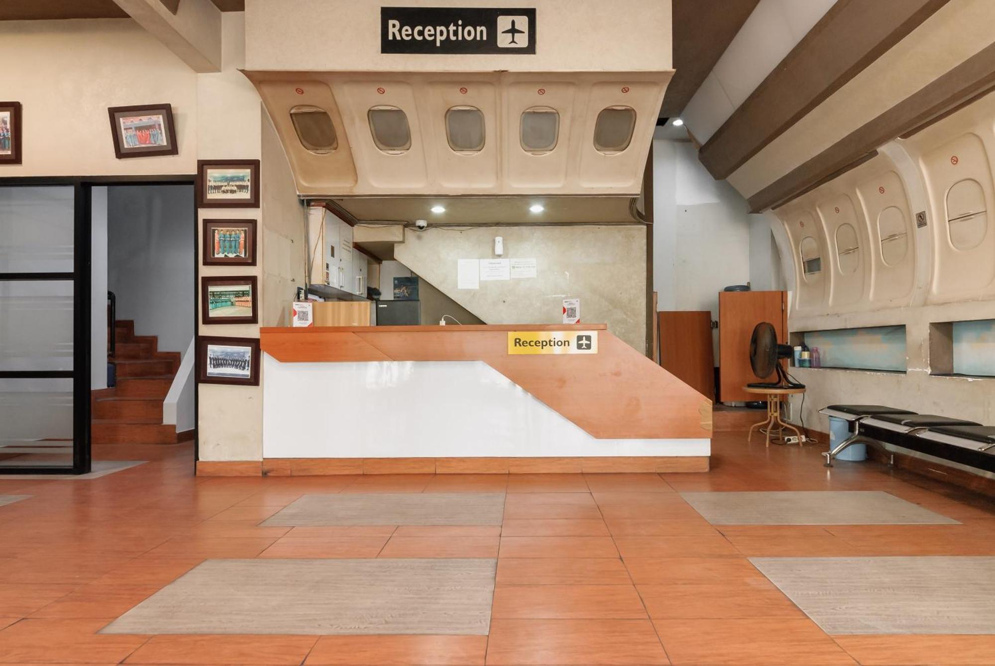 Reddoorz Near Mandaya Royal Hospital Puri Hotel Tangerang Exterior foto