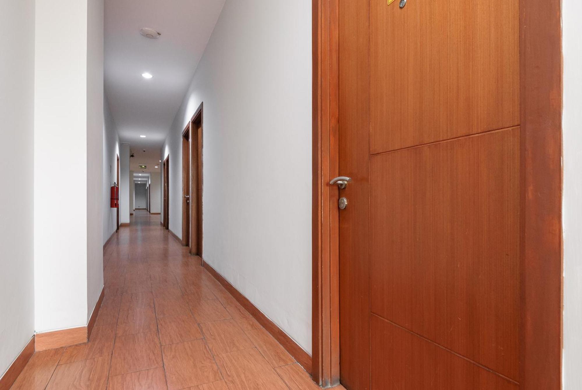 Reddoorz Near Mandaya Royal Hospital Puri Hotel Tangerang Exterior foto