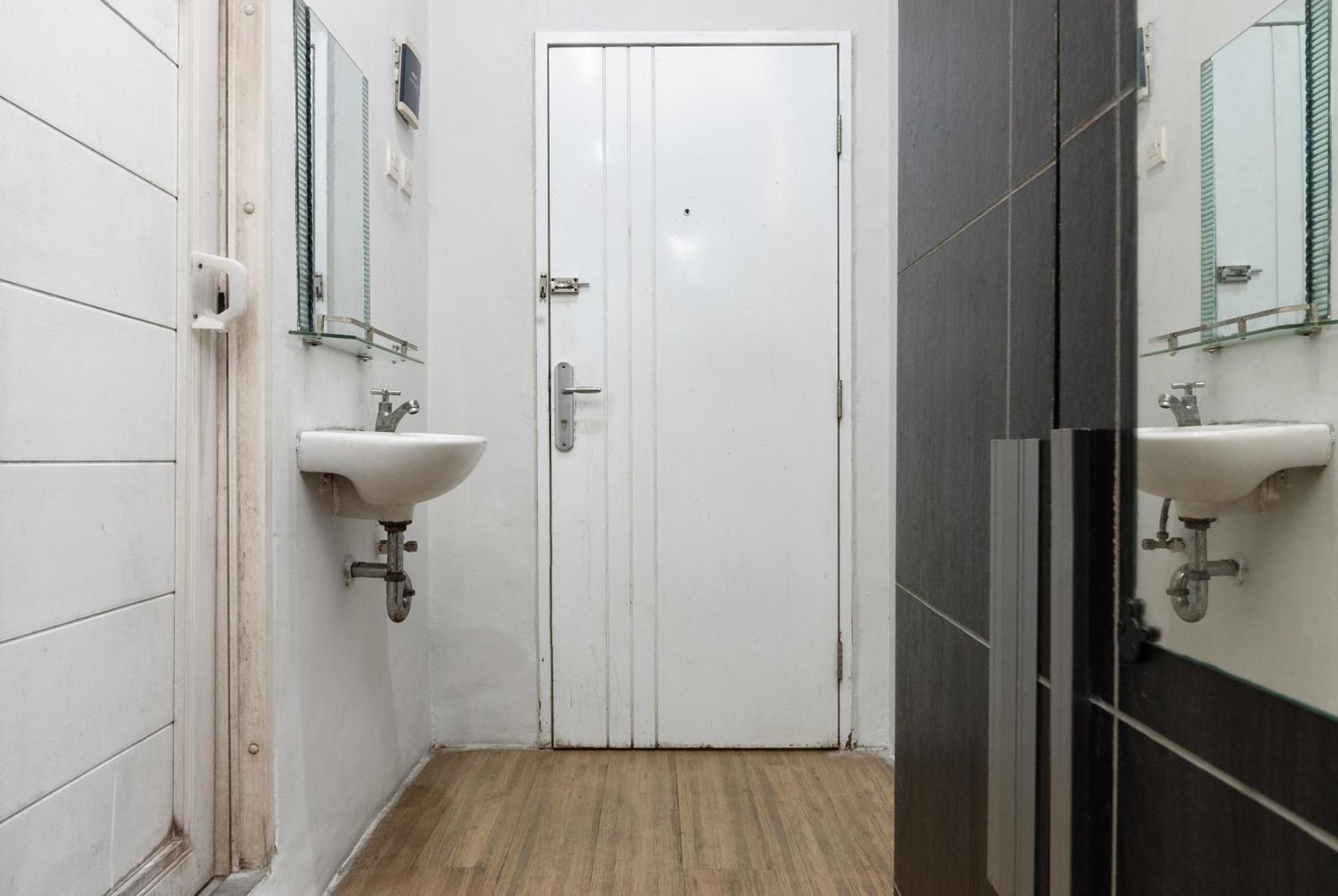 Reddoorz Near Mandaya Royal Hospital Puri Hotel Tangerang Exterior foto
