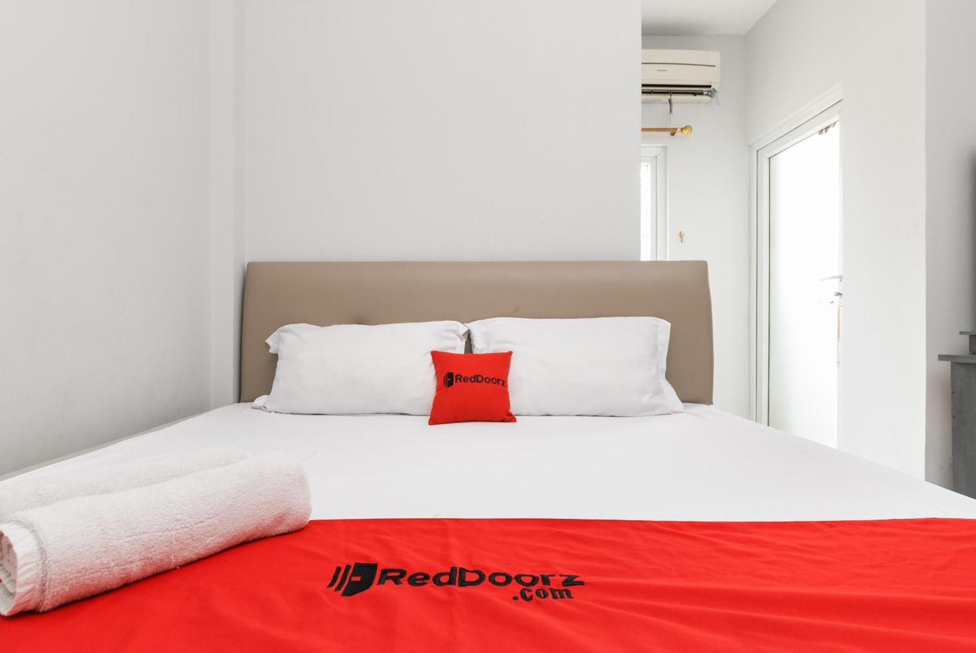 Reddoorz Near Mandaya Royal Hospital Puri Hotel Tangerang Exterior foto